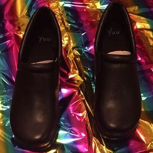 YUU BETHANEE SIZE 11 MED